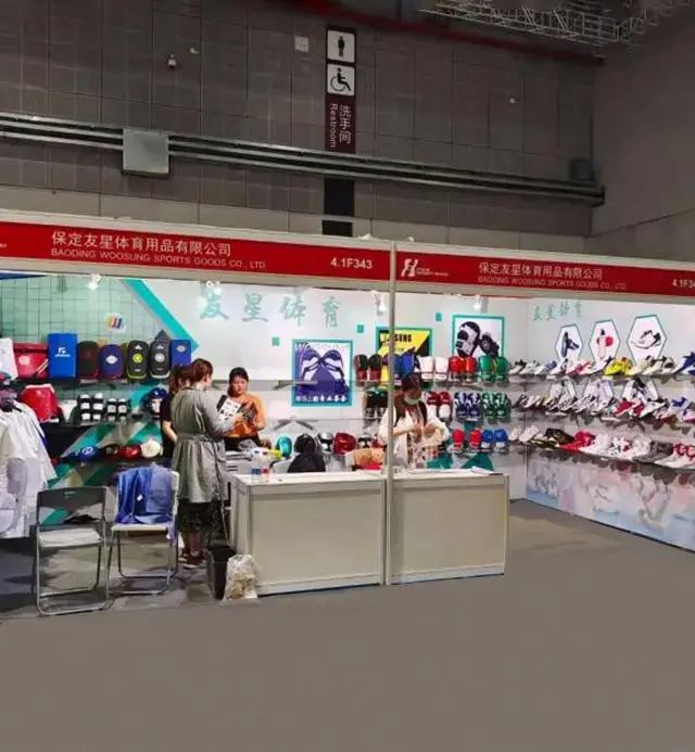 Participate in sporting goods exhibitions at home and abroad